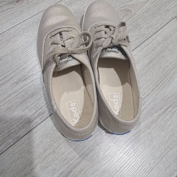 Keds runners Tan in color size 7 - Picture 3 of 3